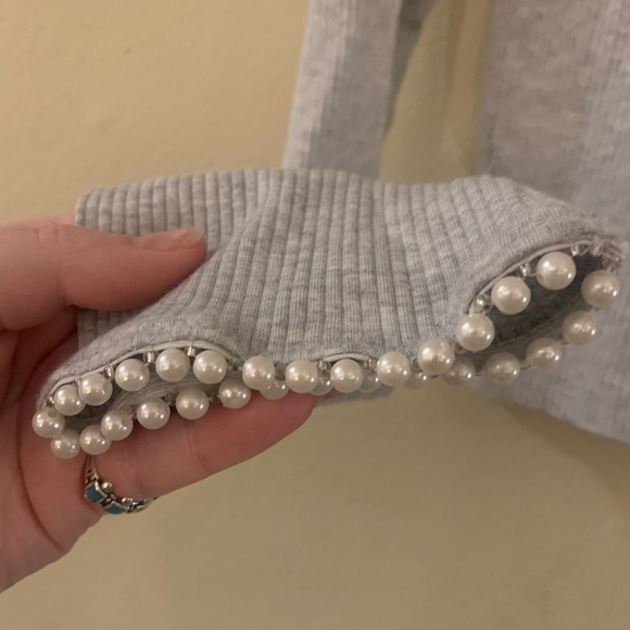 NWT Urban Outfitters Pearl Turtleneck - Picture 4 of 7